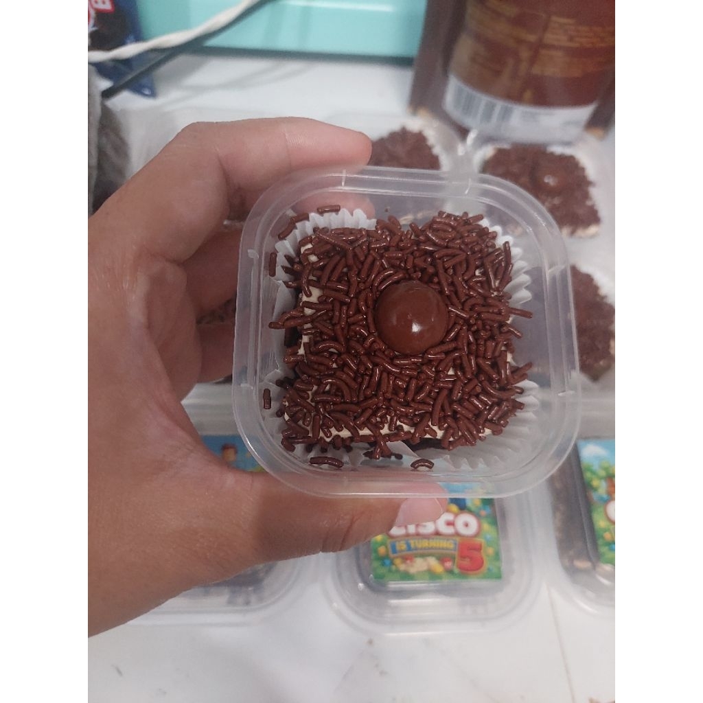 Hampers bolu potong cup ultah birthday