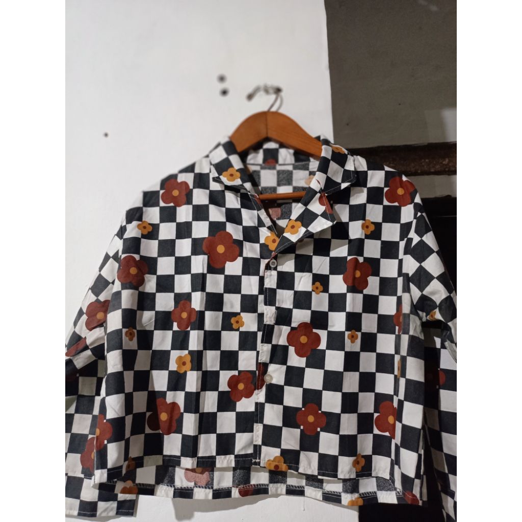 Kemeja Crop Kotak Kotak