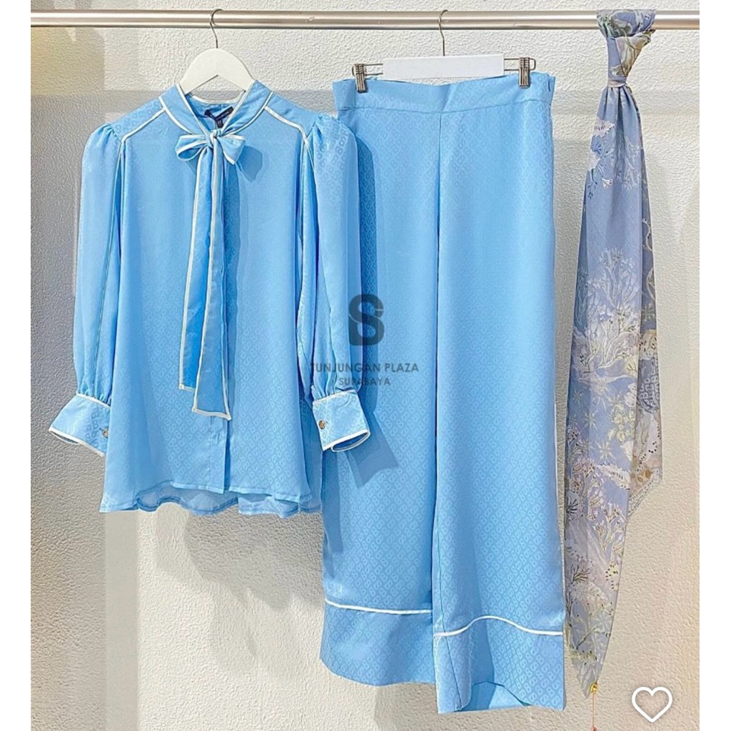 BUTTONSCARVES RARE ITEM MONOGRAM SATIN BINDING - BABY BLUE