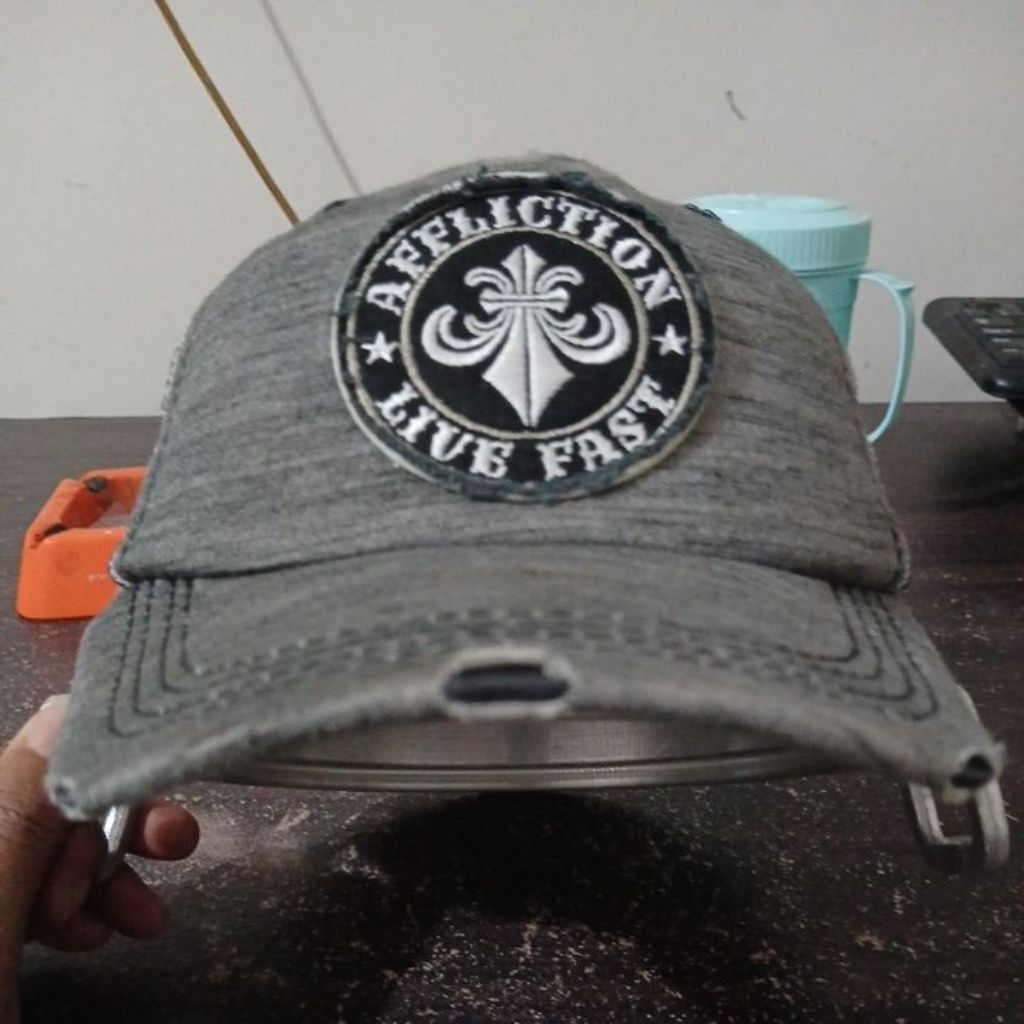 Topi tracker warna abu tektur model rifet logo bordir AFFLICTION second Original sample allsize stel