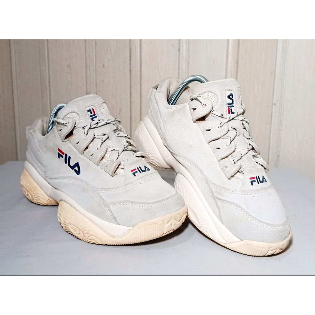 Sepatu Fila Provenance Sneakers
