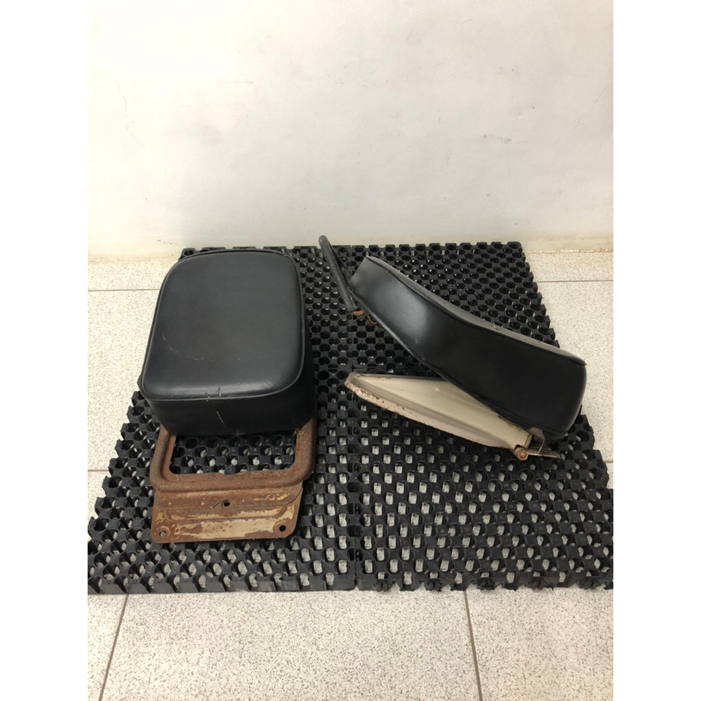 jok vespa PTS spesial smallframe jok depan belakang set vespa pts original copotan