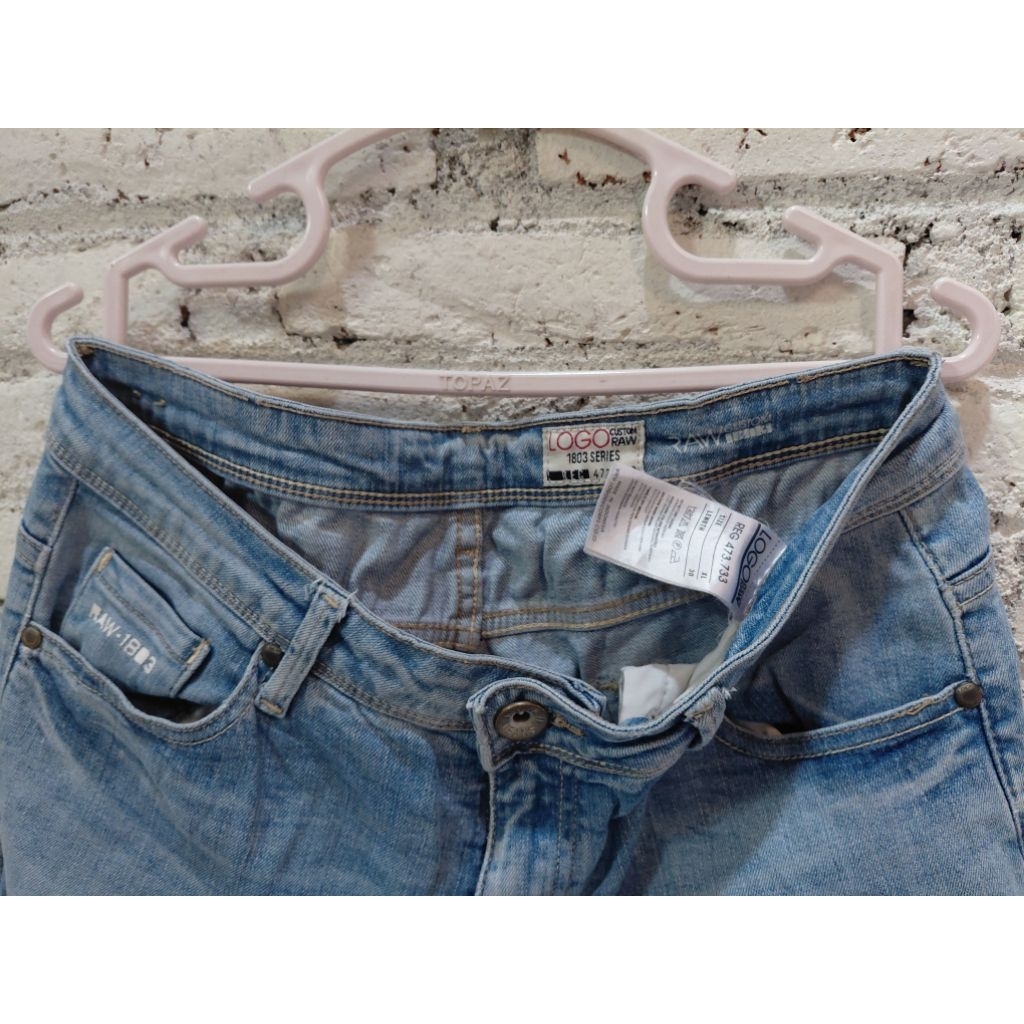 L*g* jeans