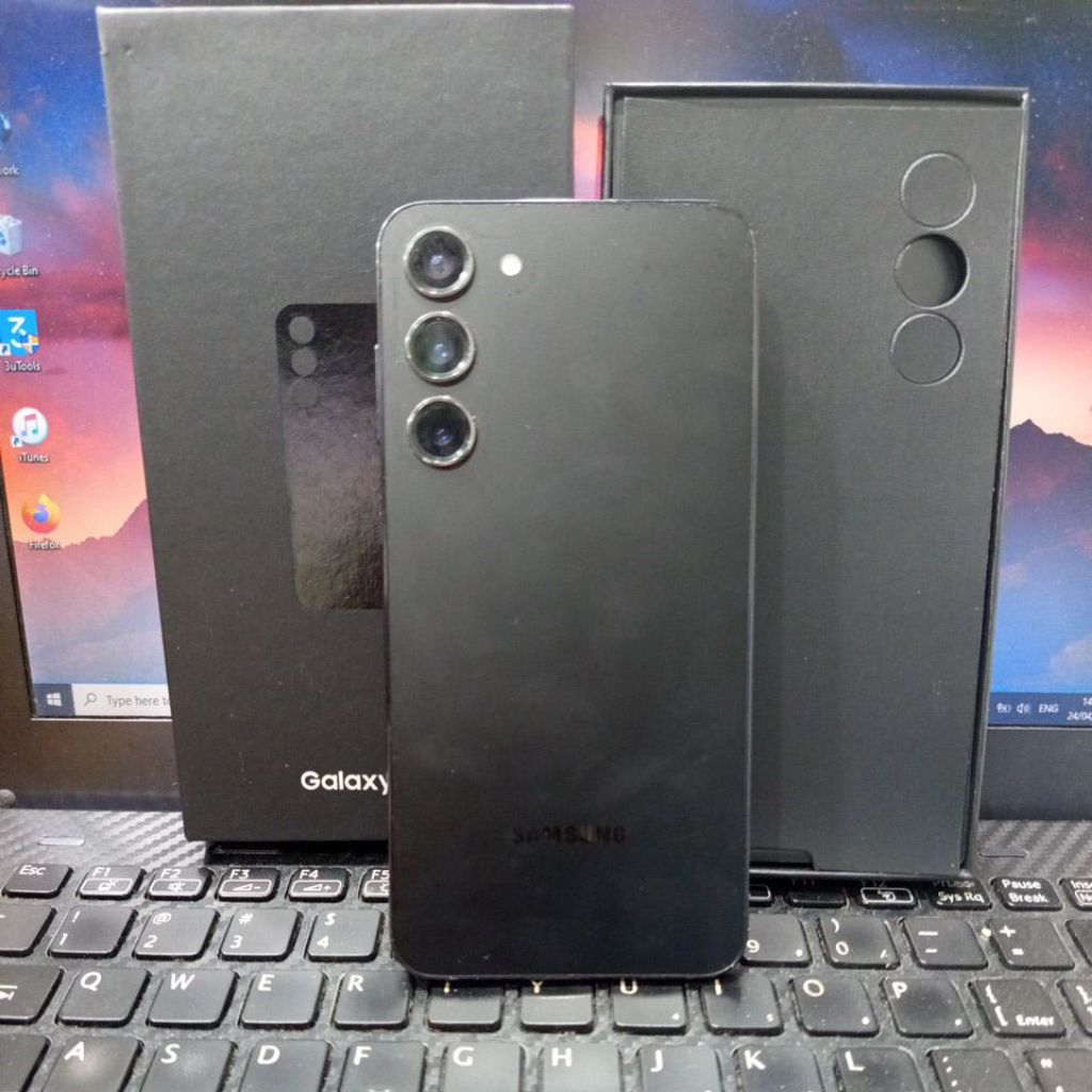 jual second hp samsung Galaxy S23+ kondisi minus lcd garis