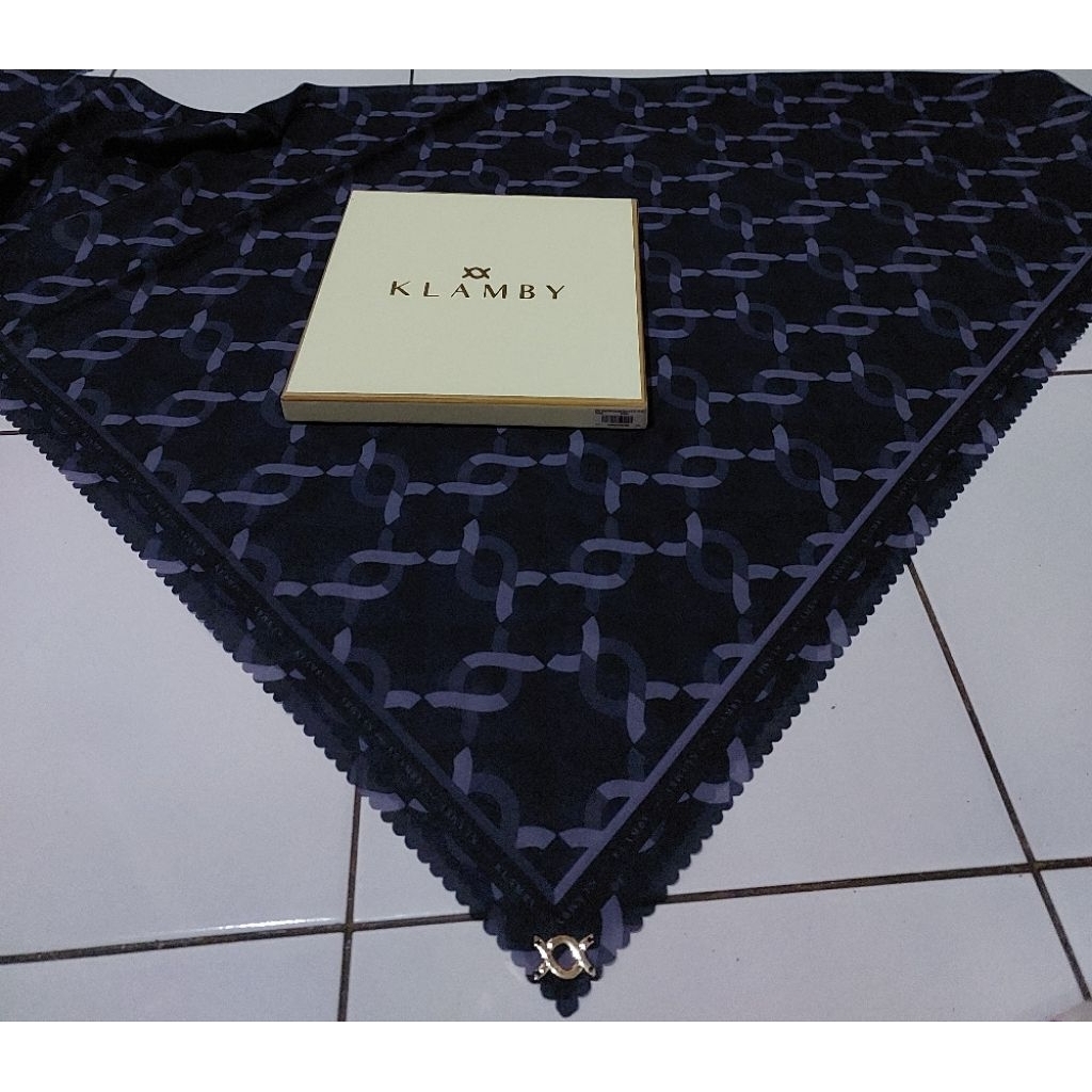 PRELOVED pl Klamby //Scarf Klamby //WEARING KLAMBY_hijab wearing klamby Original_(Baca Deskripsi_// 