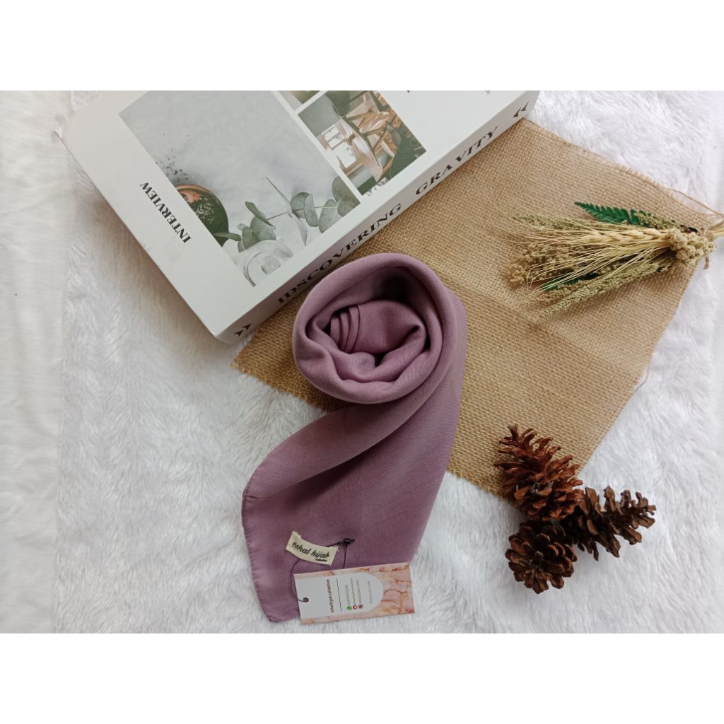 Hijab voal premium Segiempat 115x115 Cm Lilac