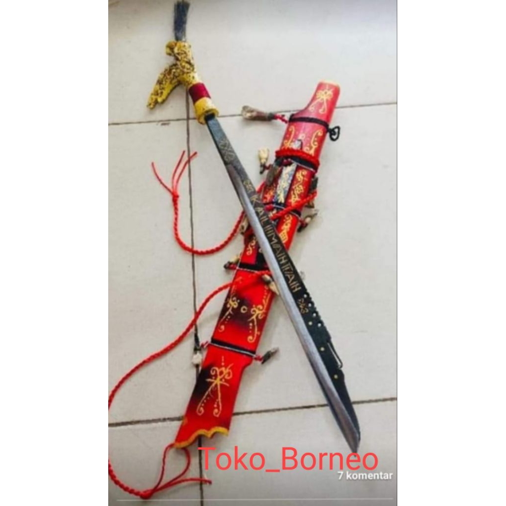 Mandau khas kalimantan