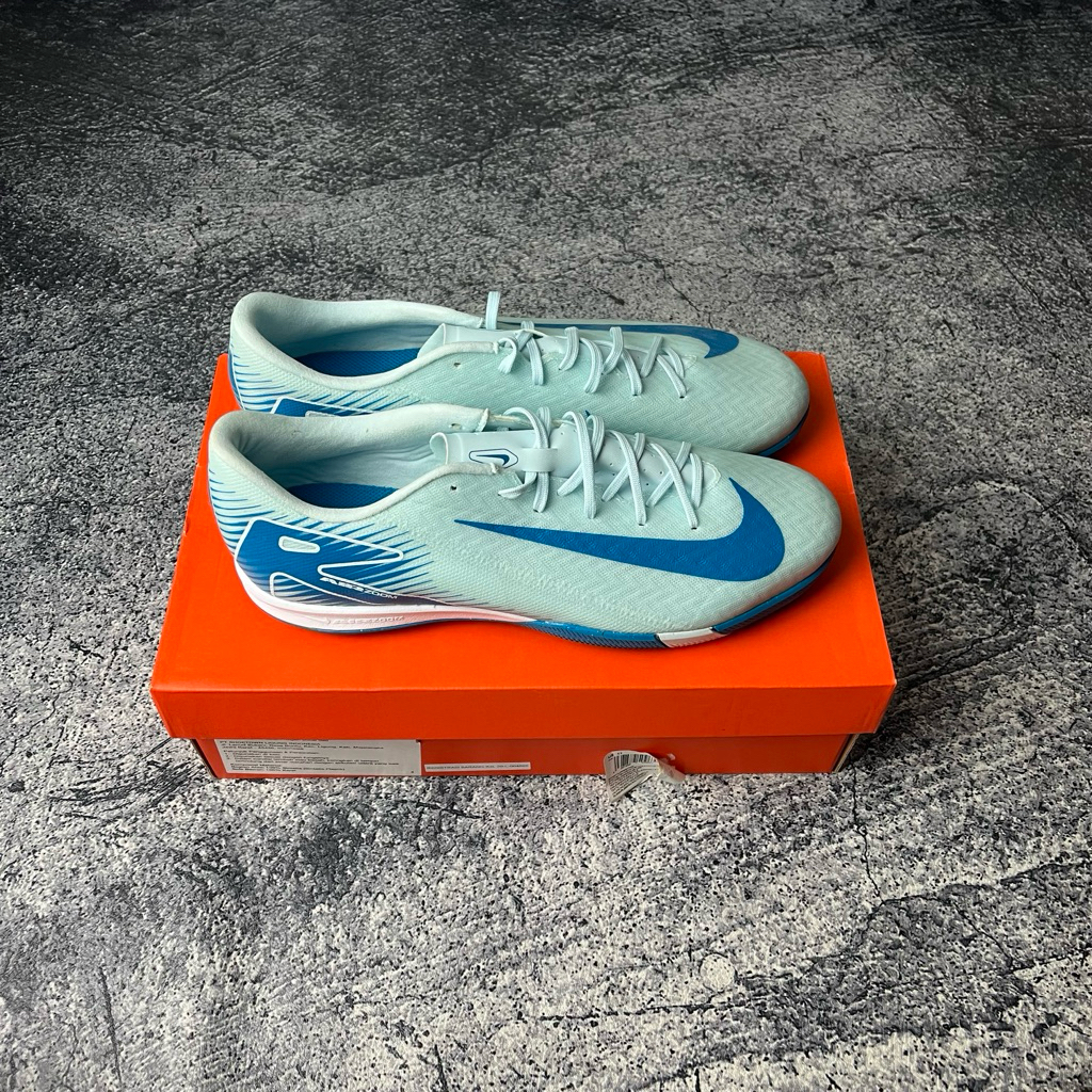 Nike Zoom Vapor 16 Academy IC Resmi PT Nike Indonesia