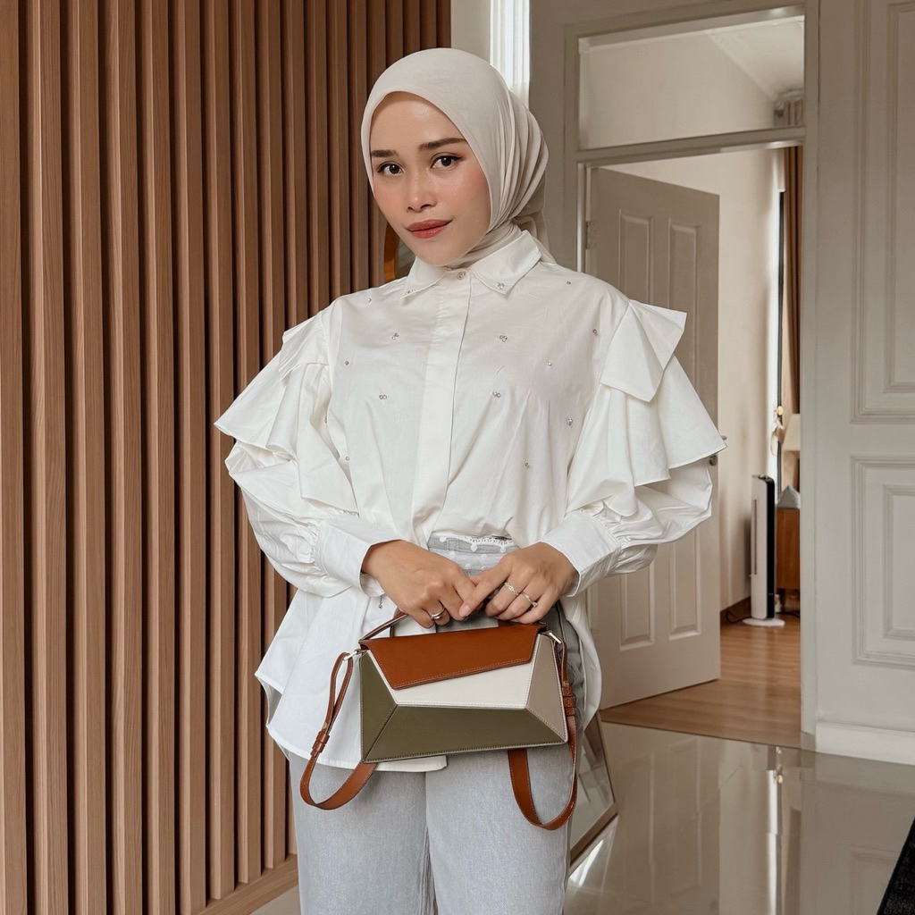 Butikchlaris - Narra Ruffle Shirt Beads Kemeja Atasan Wanita Oversized Katun Cotton Poplin Payet