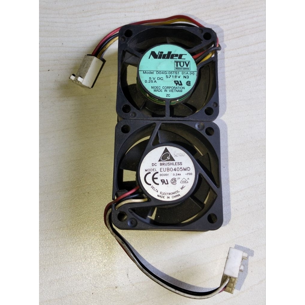 KIPAS FAN 3PIN  4X4 DC 5V 0.24A/0.25A T 2CM BEKAS