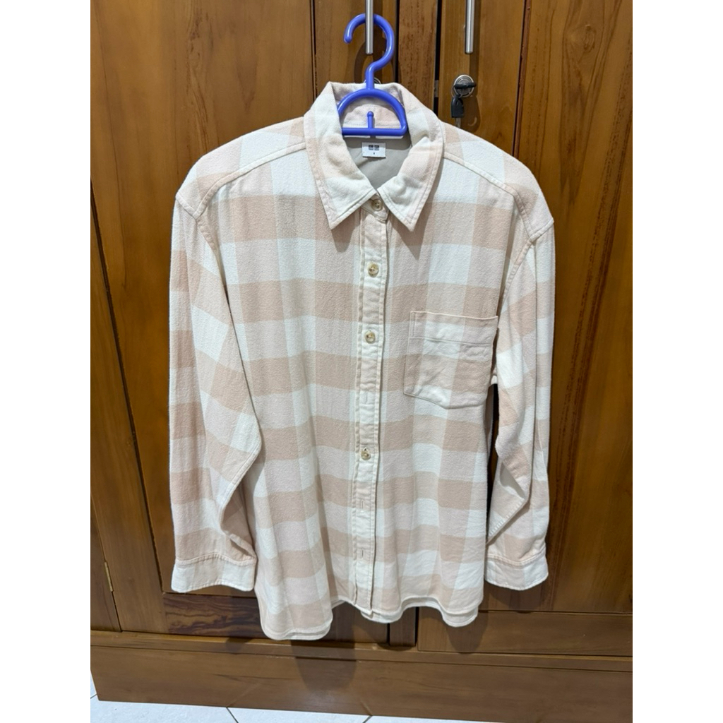 Uniqlo Flanel Kemeja Wanita