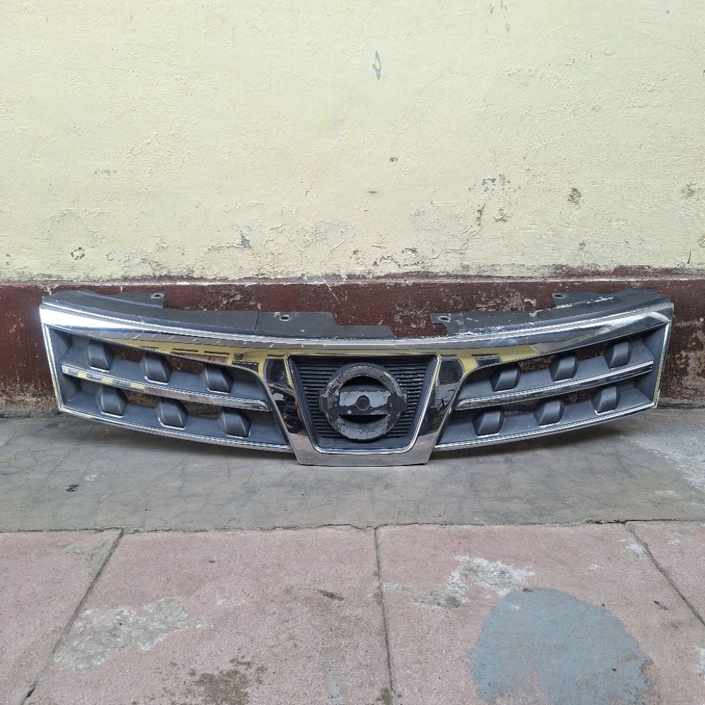 Gril Depan Nissan Livina X-Gear 2008-2014 Original Second