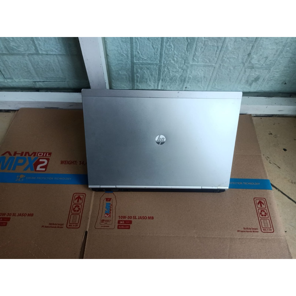 Laptop HP elitebook 8460p Core i5 gen 2 - 4GB - Harddisk 320GB - Webcam - 14inch KONDISI MINUS