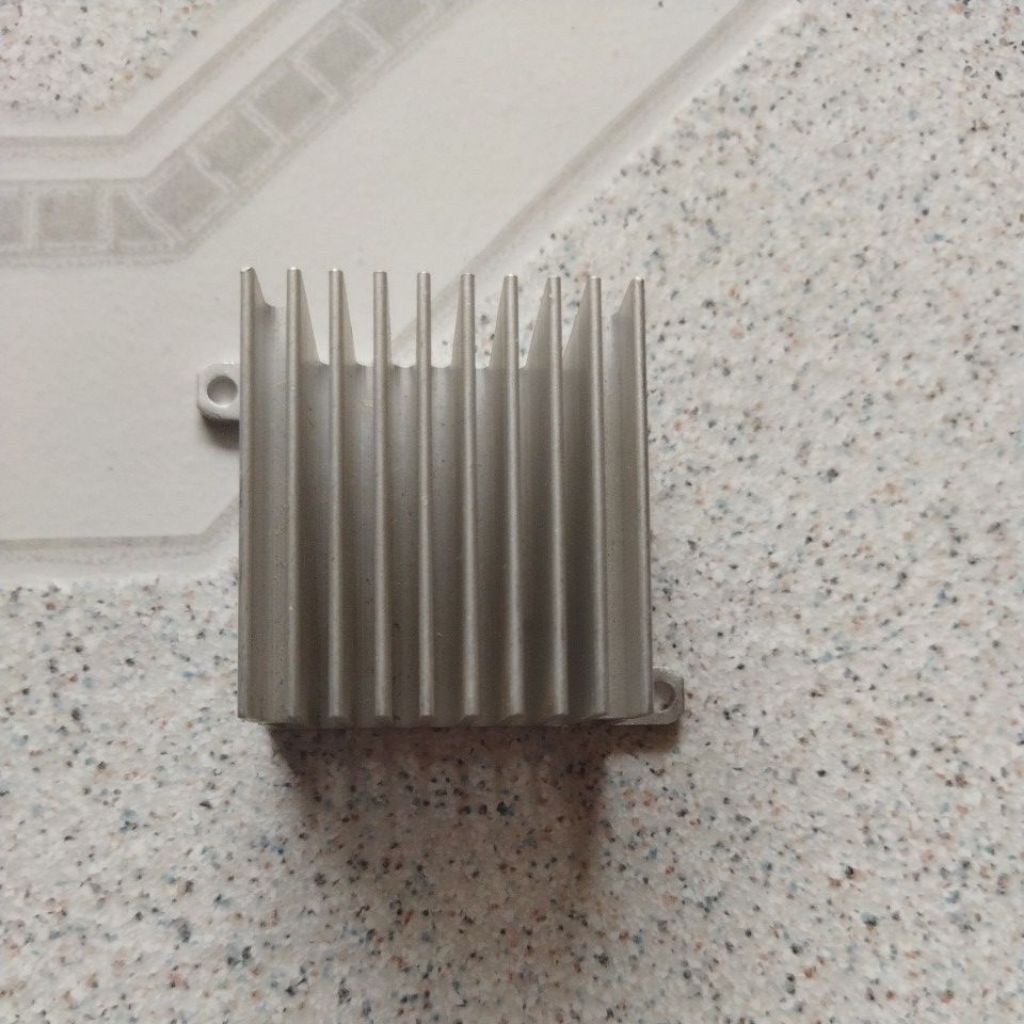 Heatsink Pendingin Sirip IC Transistor Bekas