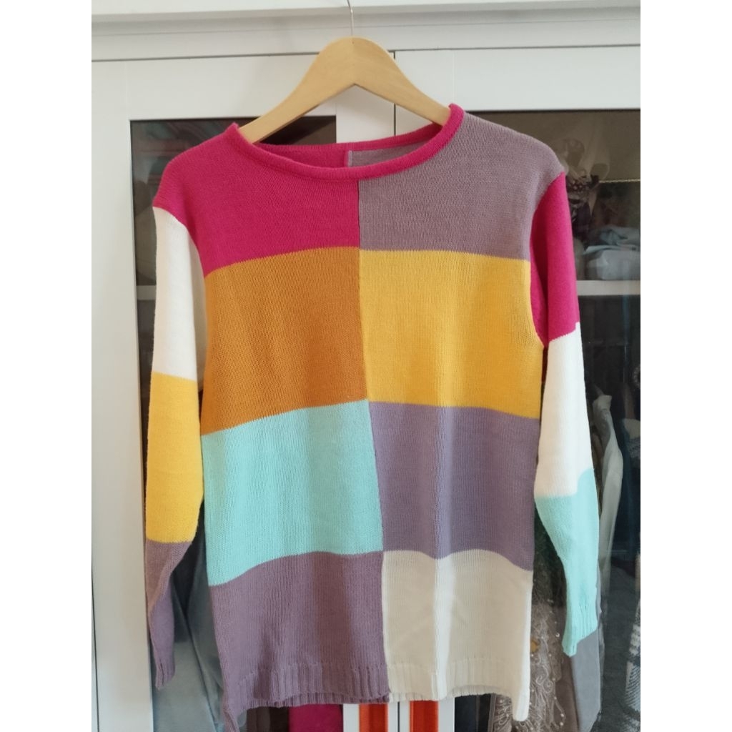 sweater rajut warna warni