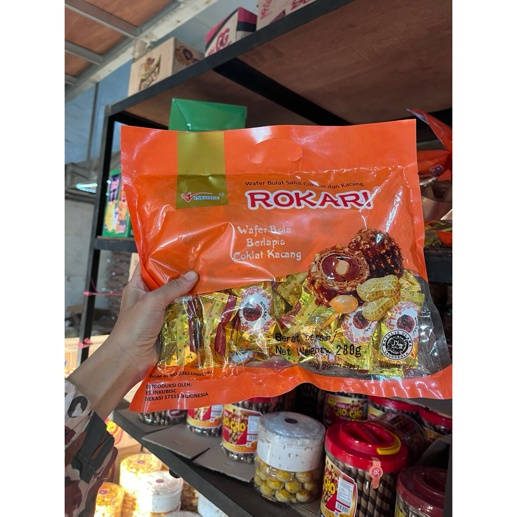 280GR COKLAT ROKARI PREMIUM COKLAT - WAFER BOLA BERLAPIS COKLAT KACANG