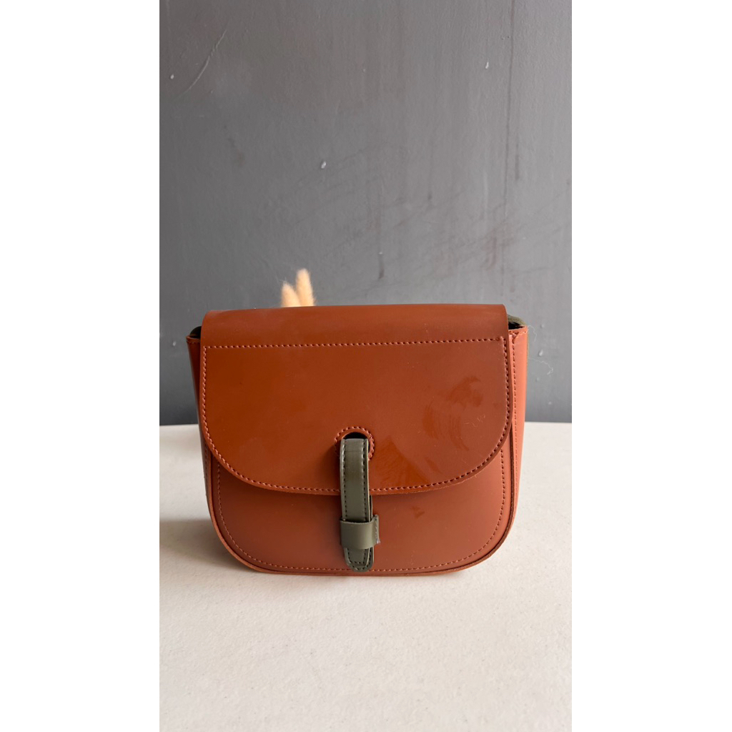 PL Sling bag miniso