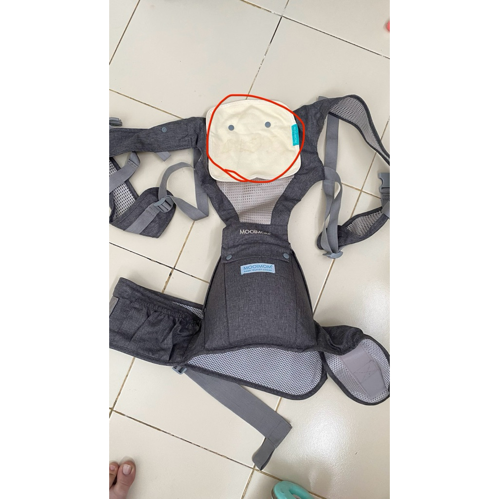 PRELOVED hipseat MOOIMOM