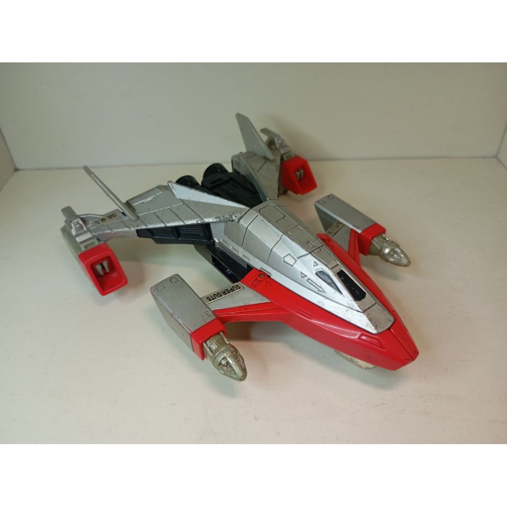 LOOSE JUNK PESAWAT ULTRAMAN DYNA GUTS ALPHA SUPERIOR BANDAI