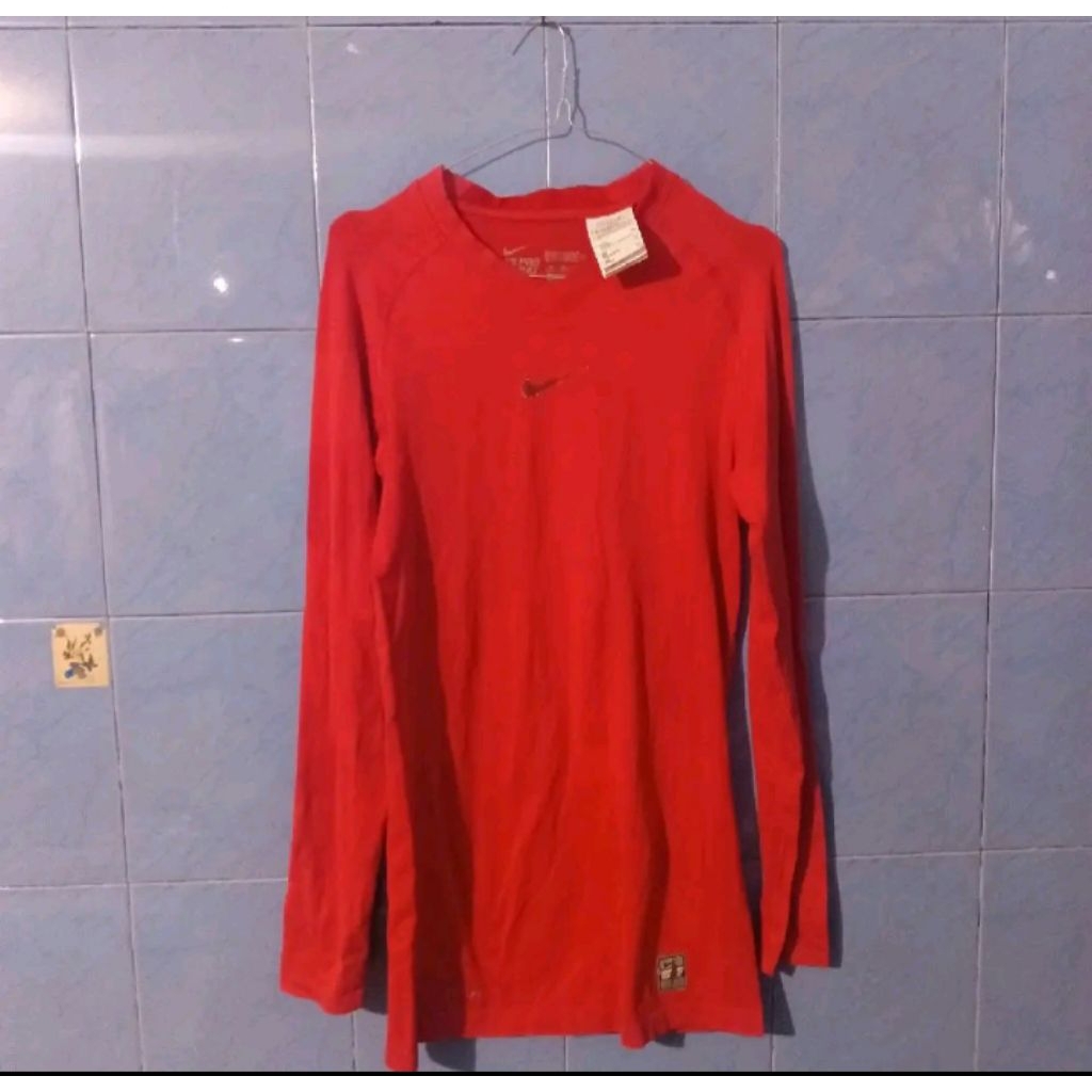 kaos Nike pro combat compression lengan panjang merah