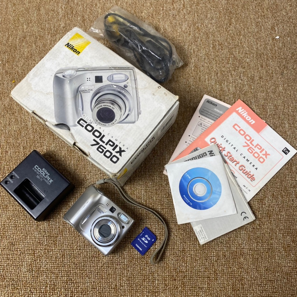 Digicam Nikon Coolpix E7600 / Nikon Coolpix 7600