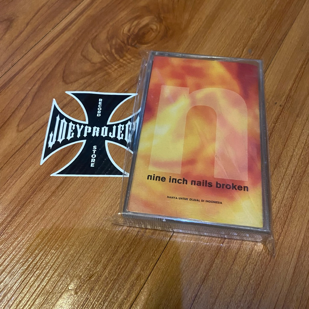 kaset NIN / Nine inch nails - broken