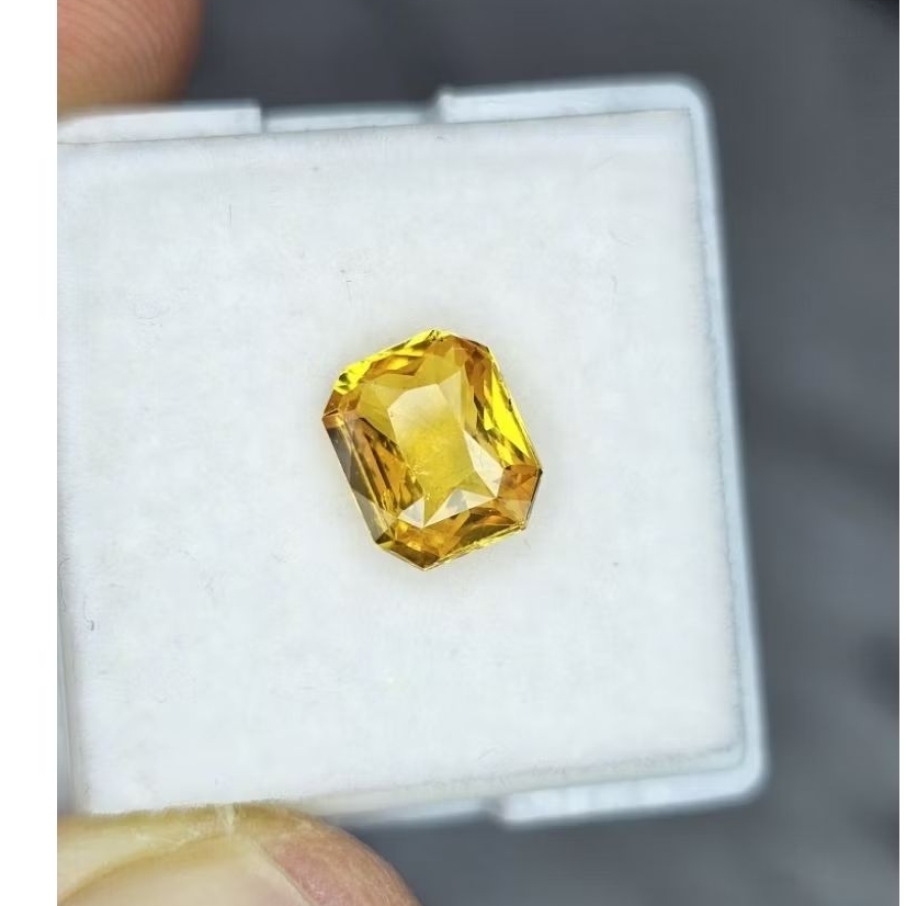 Natural Yellow Safir Srilanka Serty GRI Clean