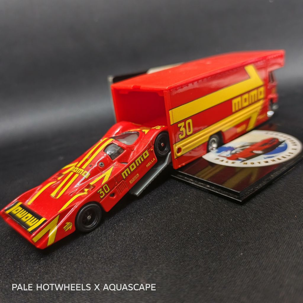 HOTWHEELS PORSCHE 962 MOMO FLEET FLYER TEAM TRANSPORT