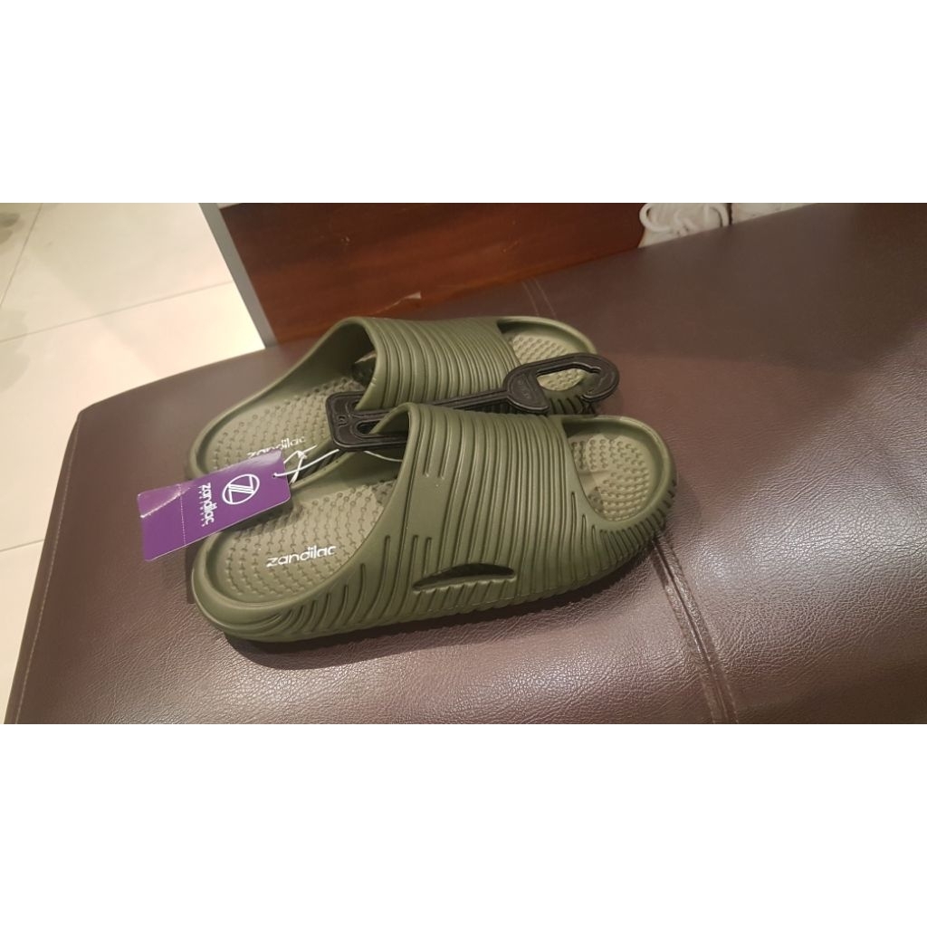 T SANDAL SELOP PRIA ZANDILAC