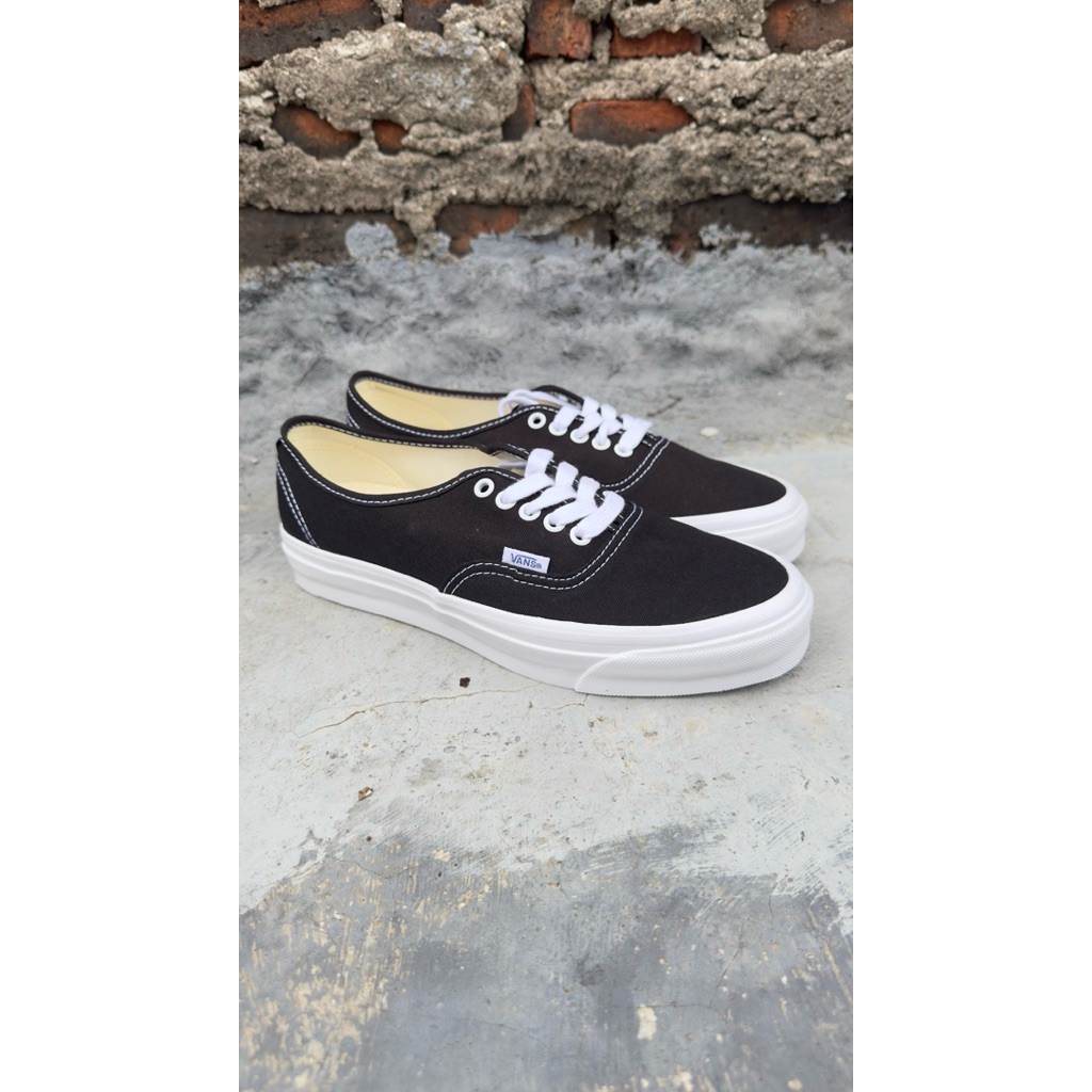 VANS AUTHENTIC LX 44 REISSUE PREMIUM BLACKWHITE RESMI PT GMG