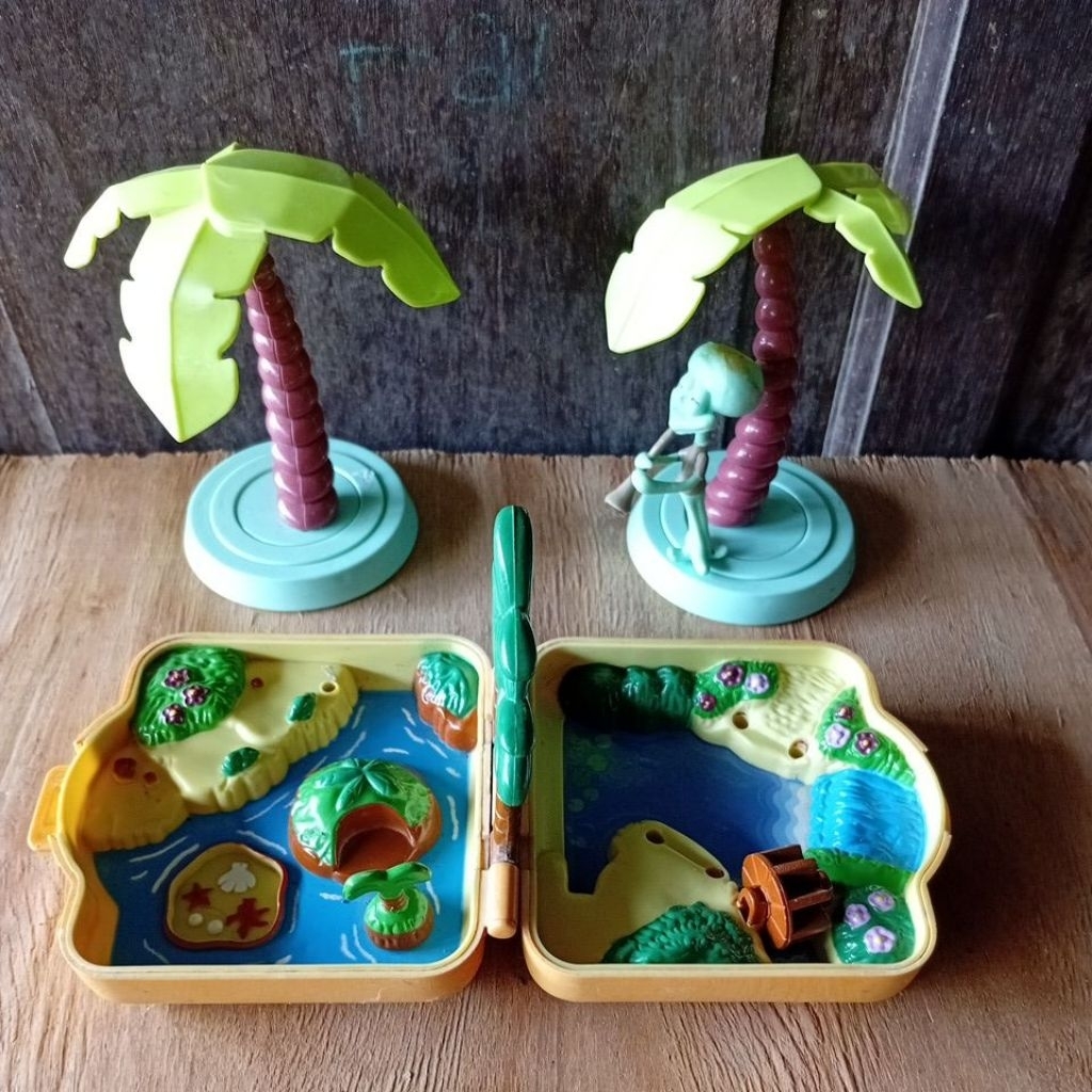 Polly Pocket Seafoam Island Pokemon Tomy 1997