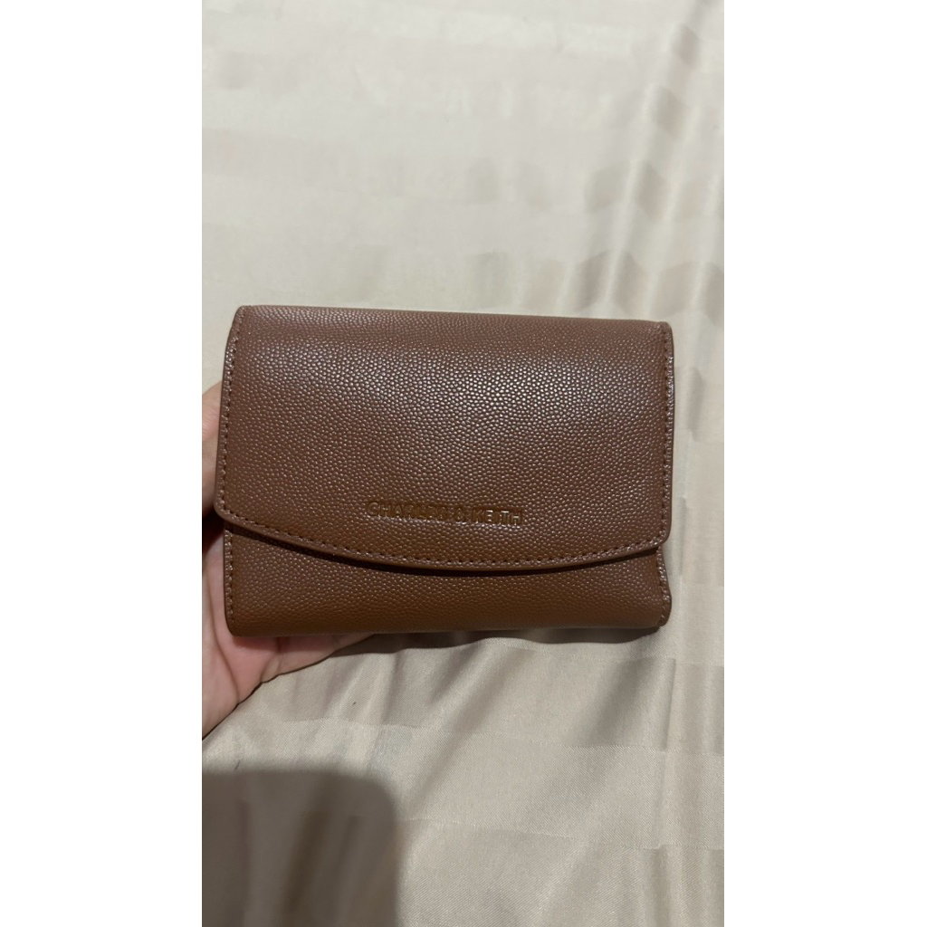 dompet charles n keith