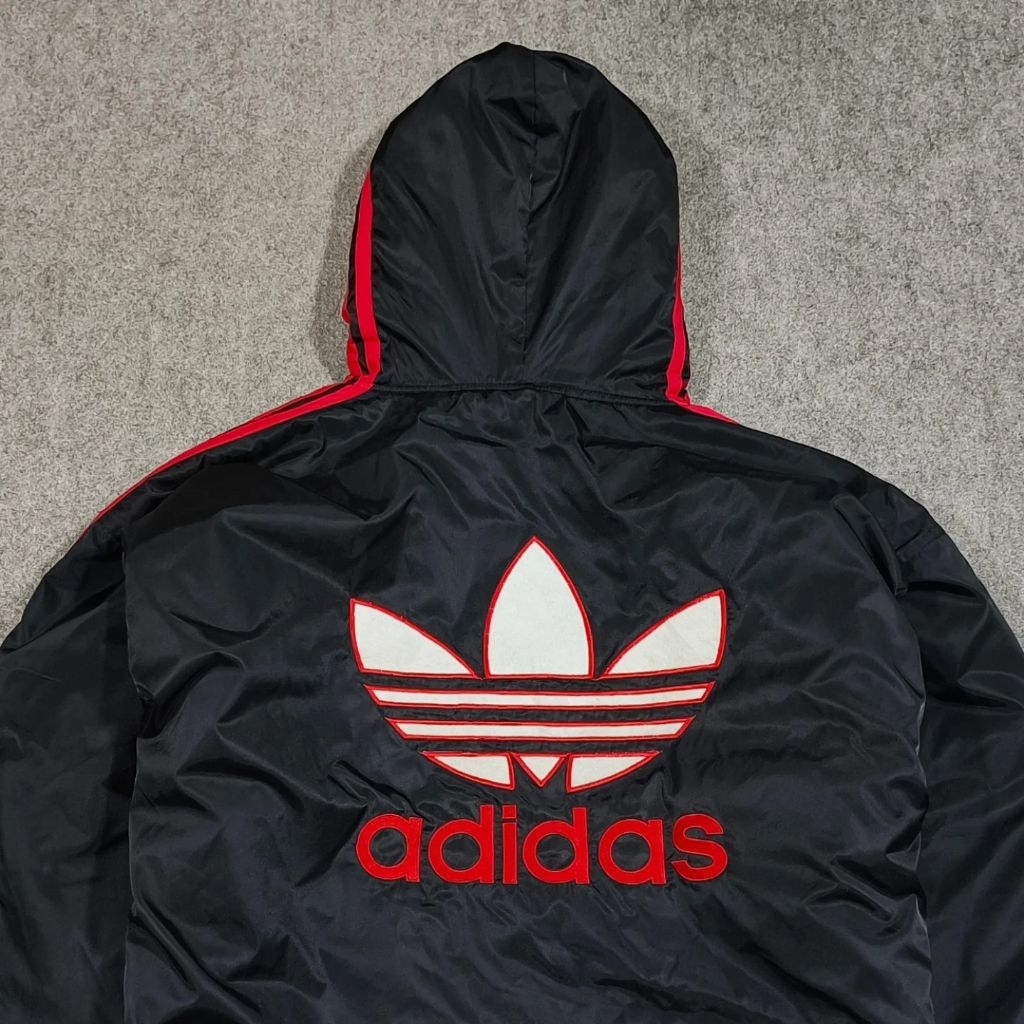 Jaket pria ADi size L second jaket olahraga