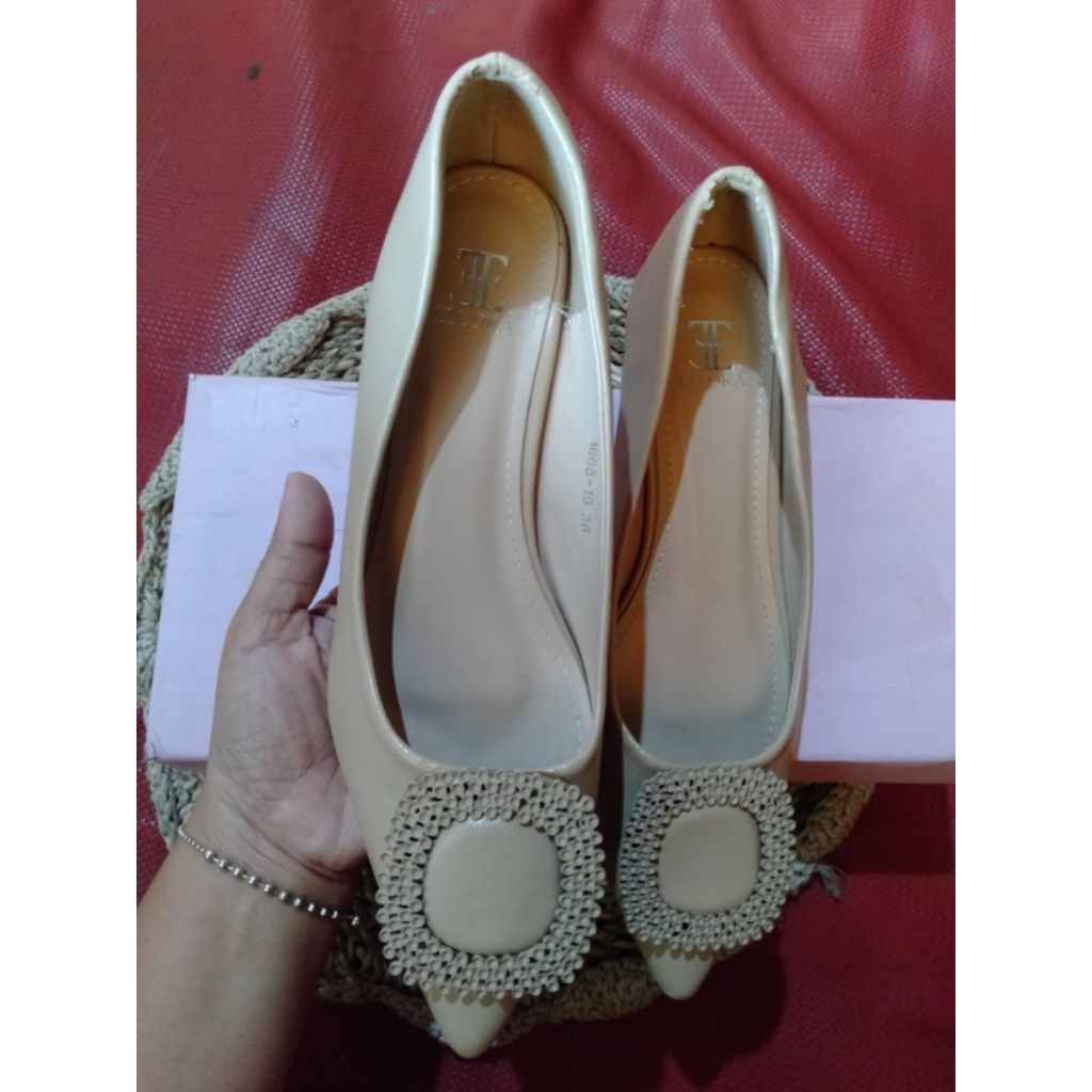 Preloved Heels 3cm  hak lancip ELLORA