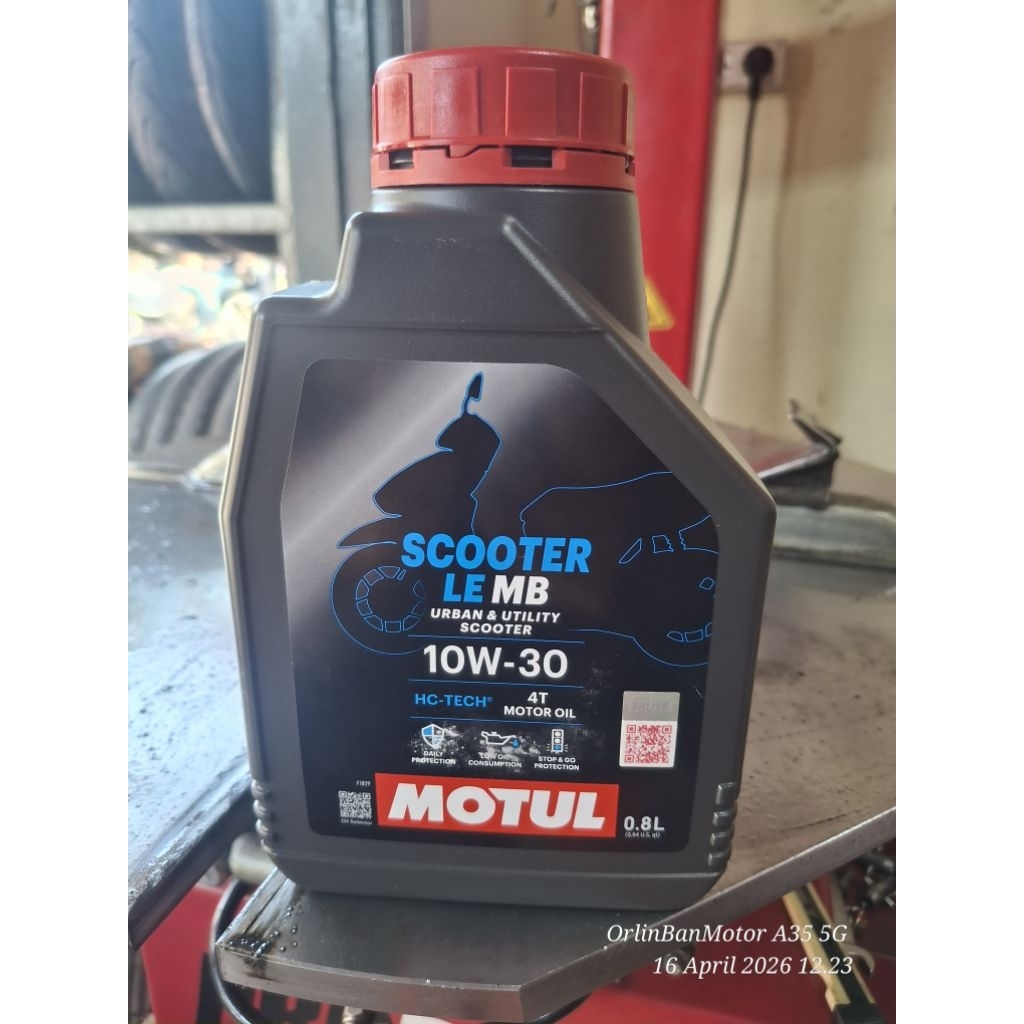 OLI MESIN MOTOR Motul Scooter LE 10W-30 O,8L/OLI Motul MESIN semi sintetis untuk motor metic/OLI MES