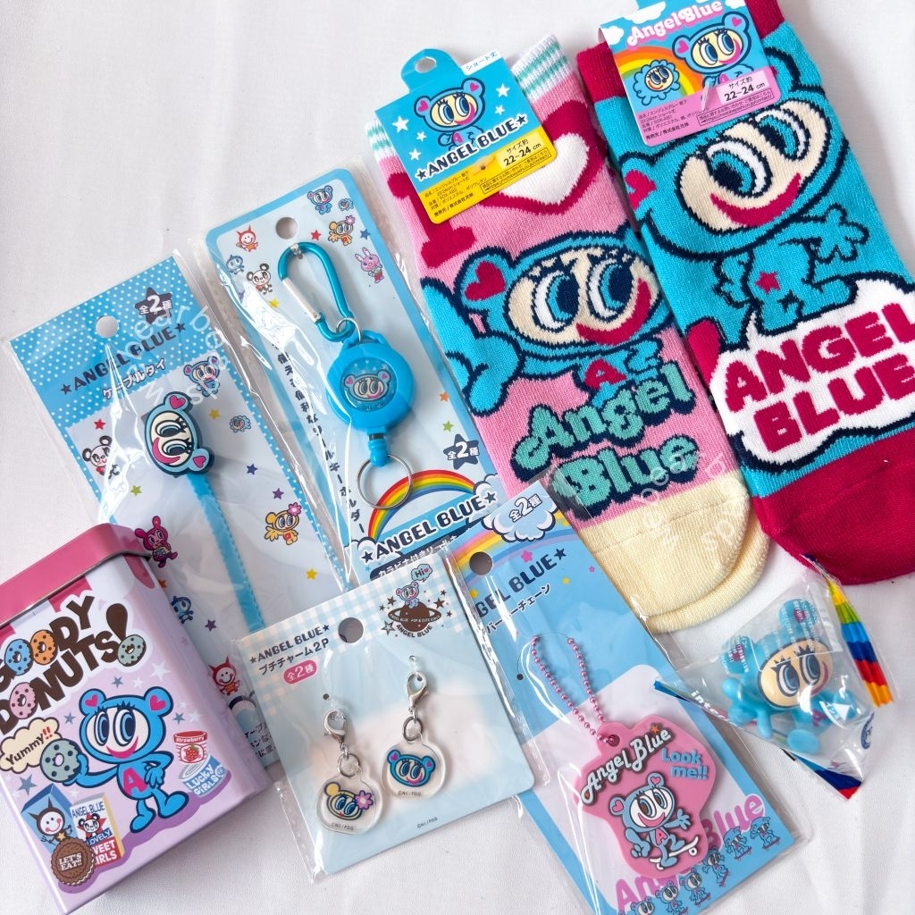 [Ready Stock] Angel Blue Pouch Make Up Dompet Koin Carabiner Tin Case Kaos Kaki Figure Japan