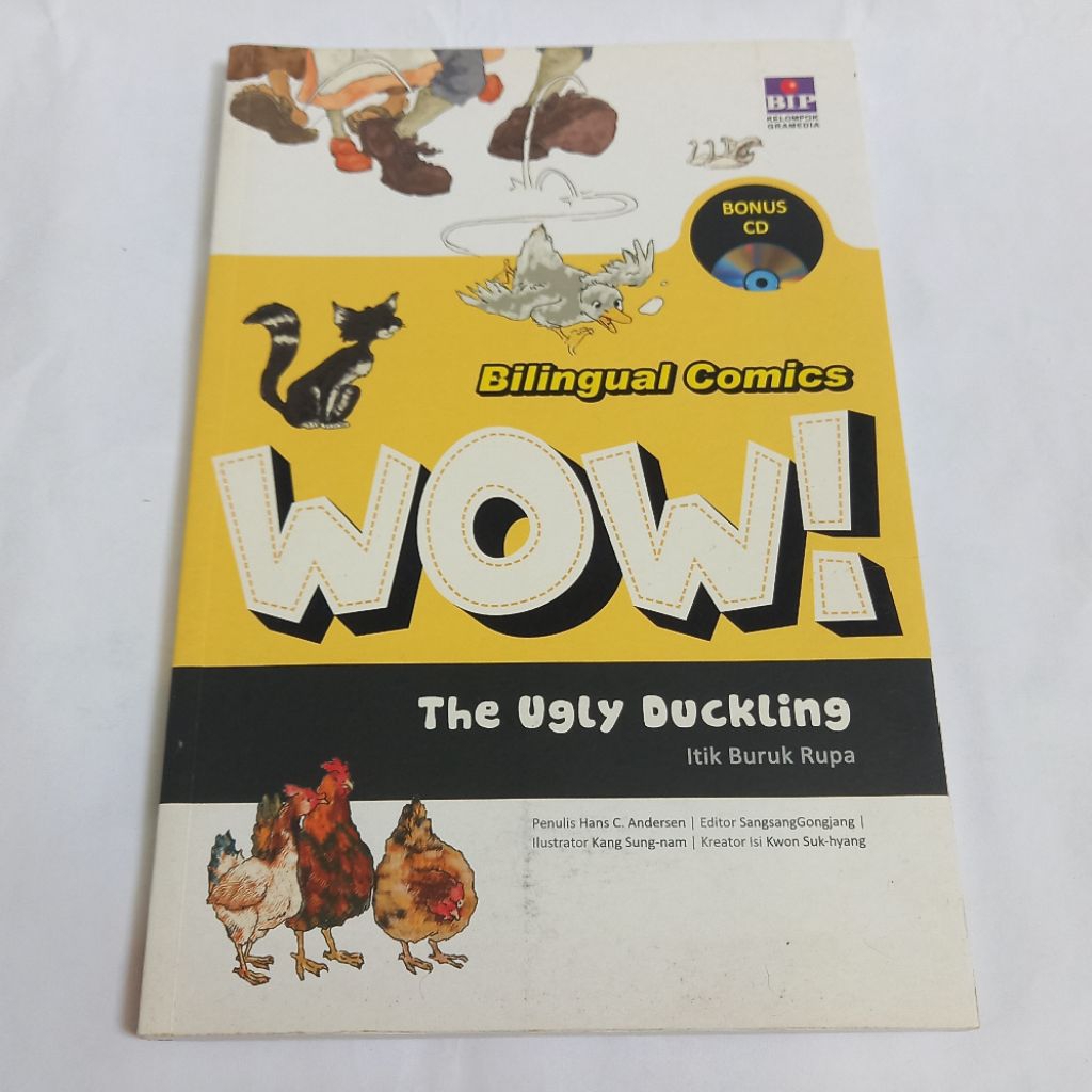 [Preloved] WOW Billingual comics - The Ugly Duckling