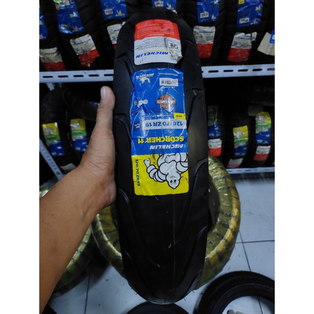 michelin scorcher 11. 120/70-19 baru