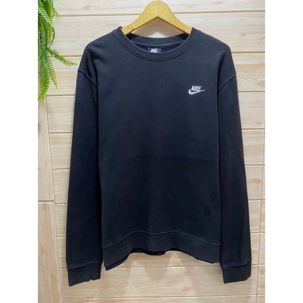[13] crewneck nike black