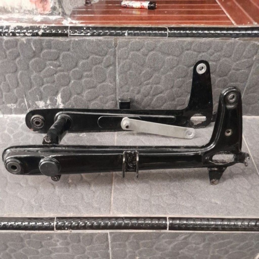 swing arm sapit udang honda c70 c700 c800 shock pendek arm panjang original Lepasan