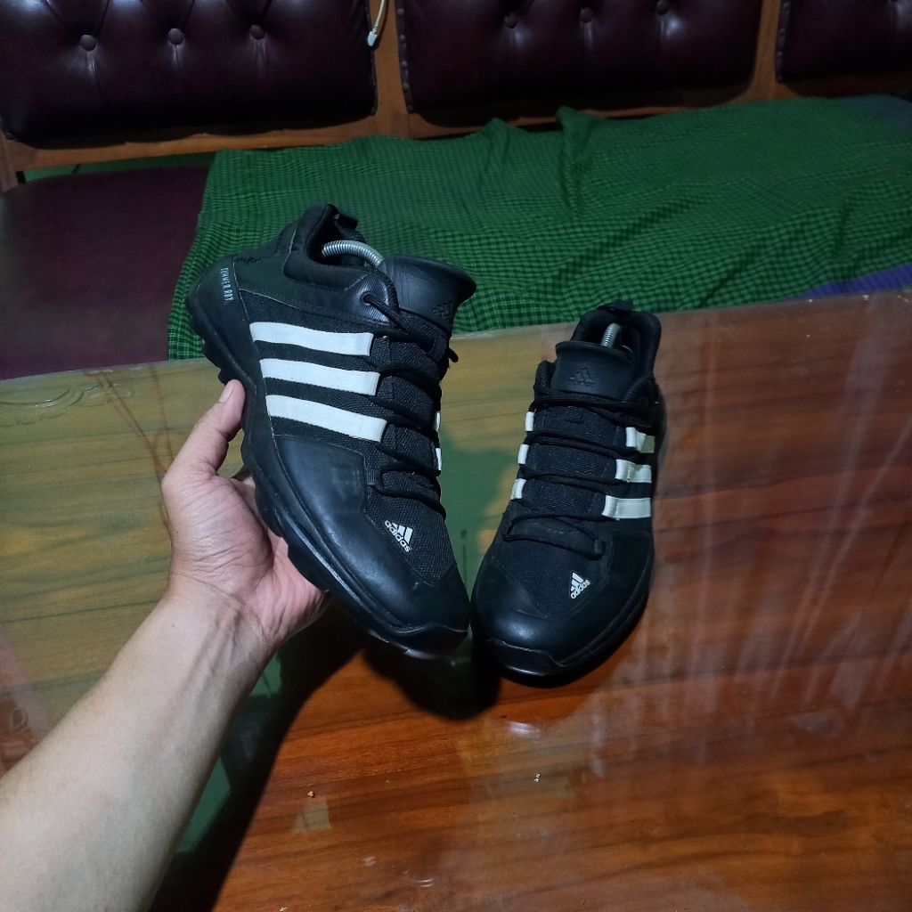 ADIDAS TERREX DAROGA PLUS SEPATU SECOND BRANDED | SEPATU OUTDOOR HIKING TRAIL SECOND BRAND