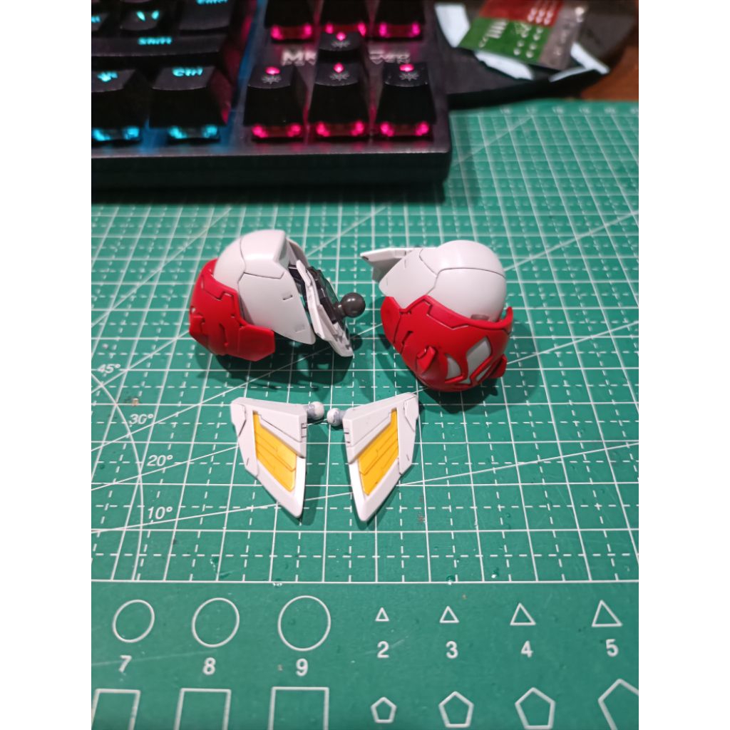 shoulder fm barbatos lupus 1/100