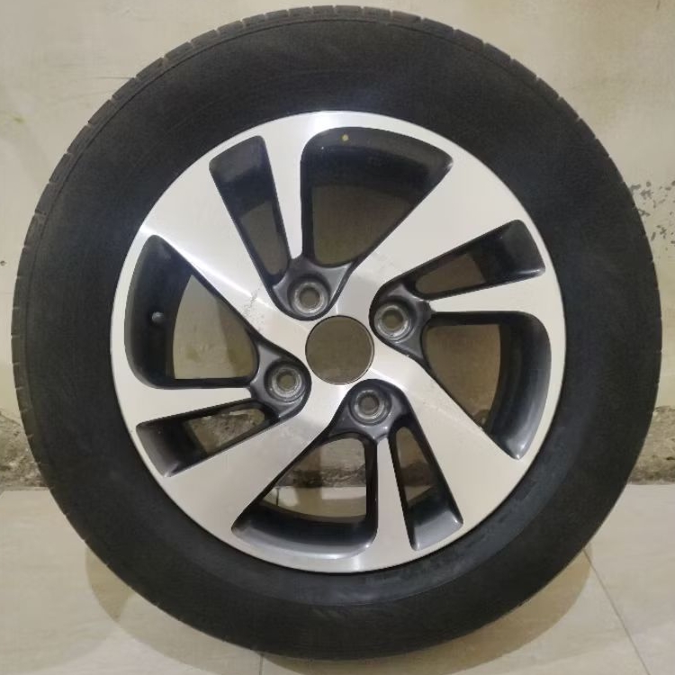 Velg R15 Avanza Veloz satuan (1velg+ban)