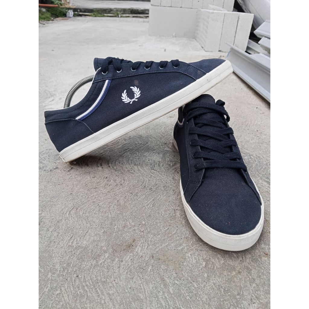sepatu Fred Perry Baseline tipped collar sz 43 44 kanvas