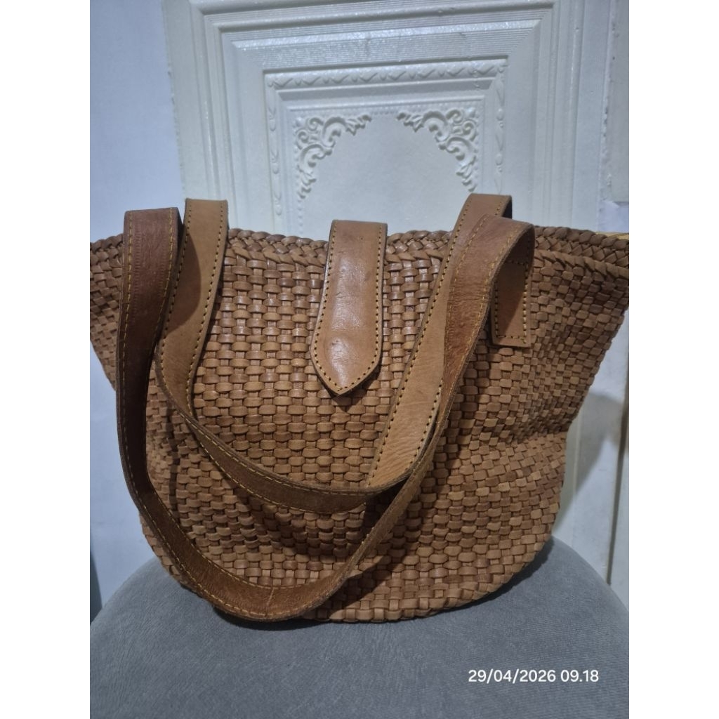 Tas wanita kulas anyam tikar coklat