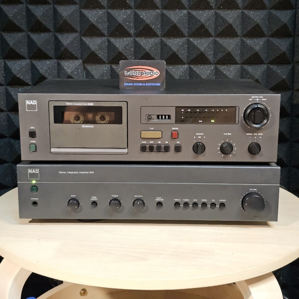 Satu paket Tape deck NAD 6325 dan Amplifier NAD 312 kondisi mulus perfect cassette player