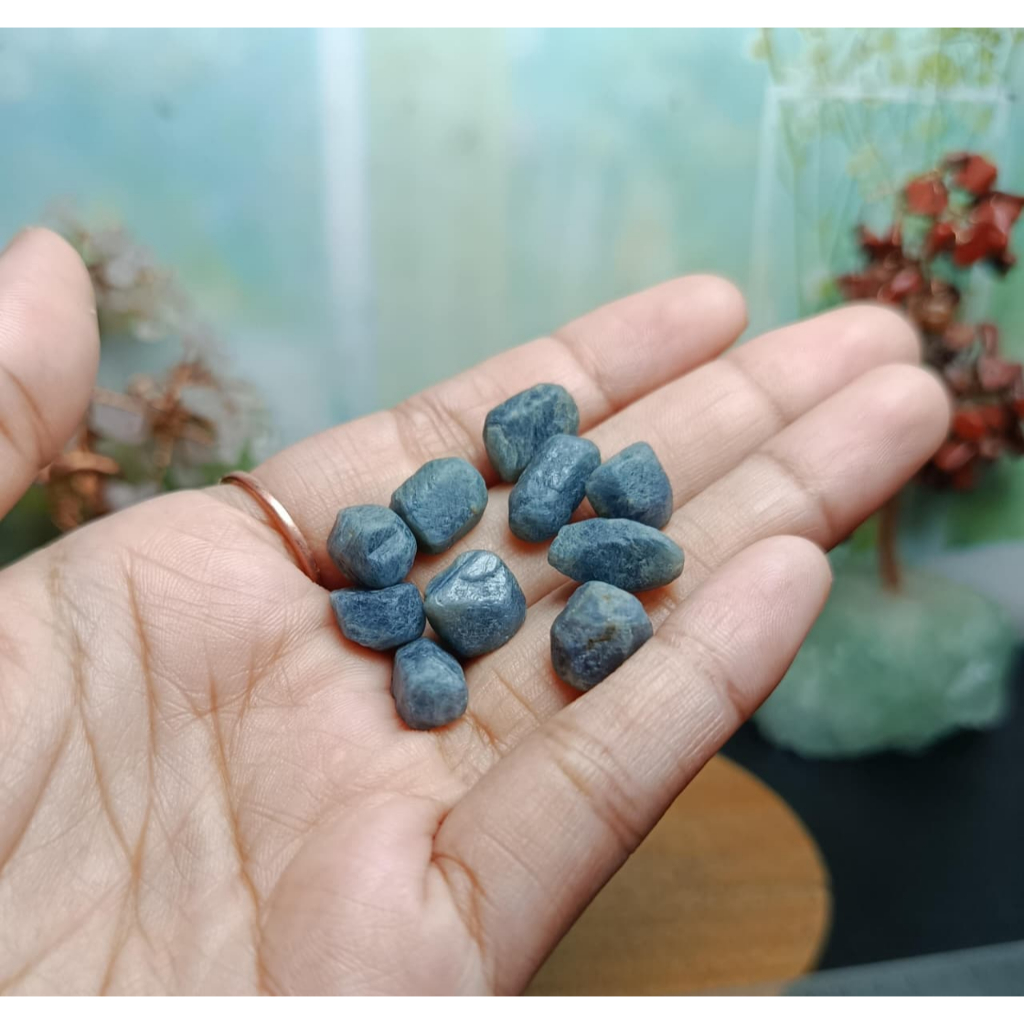 Natural Blue Sapphire rough (8)
