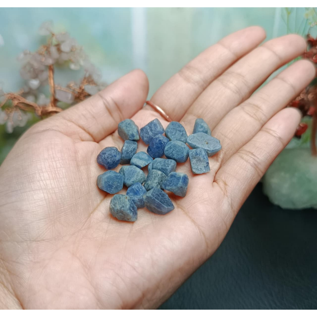 Natural Blue Sapphire rough (13)