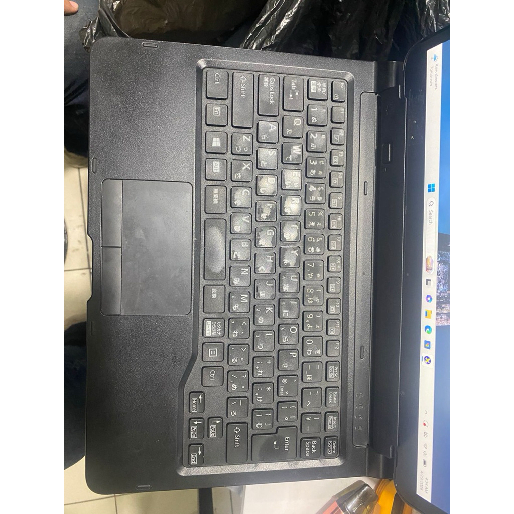 Laptop Fujitsu 7Q13A1 core i5 Gen 11 Ram 8GB SAS 128GB Tiuchscreen Tablet Laptop 2-in-1