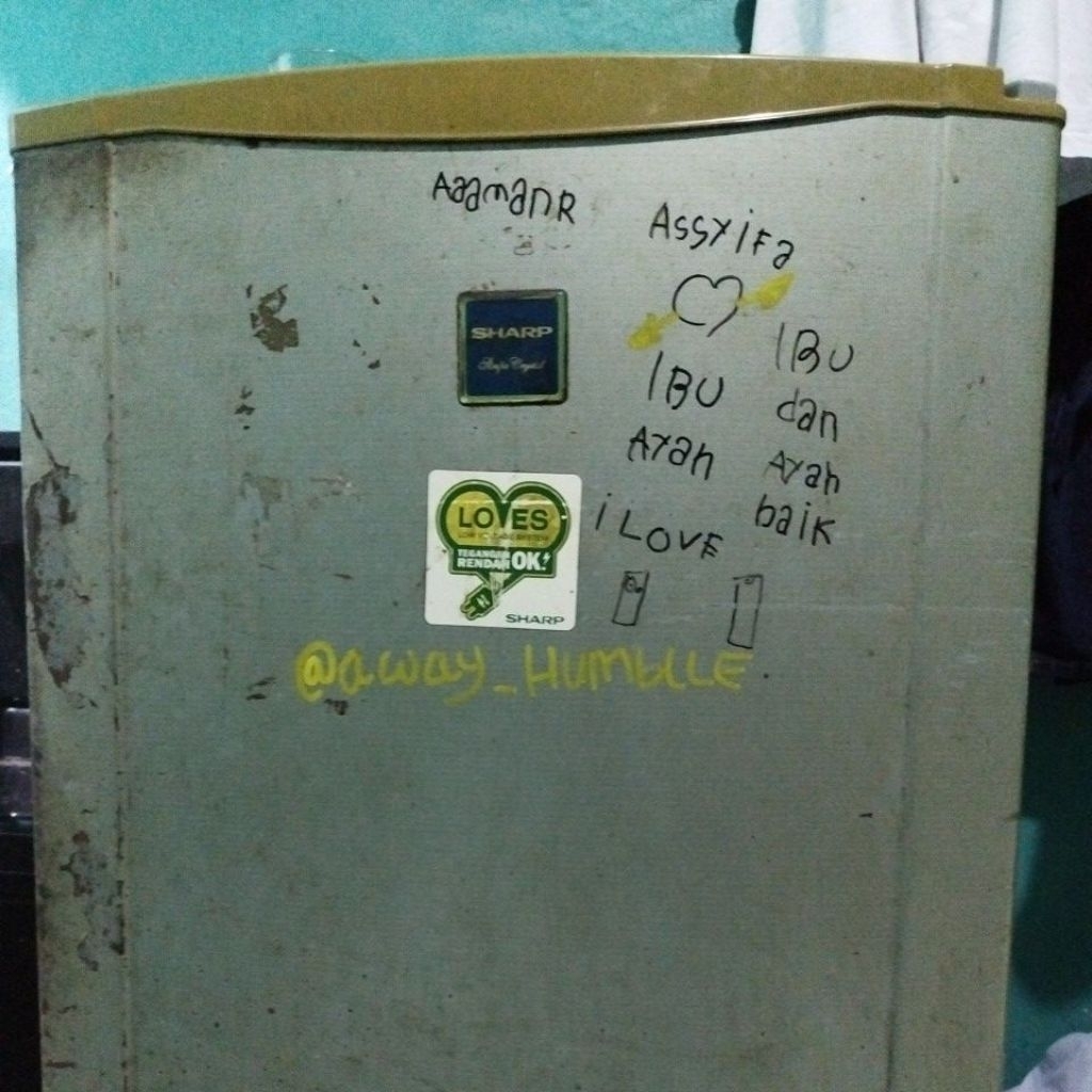 kulkas bekas polytron mini kecil
